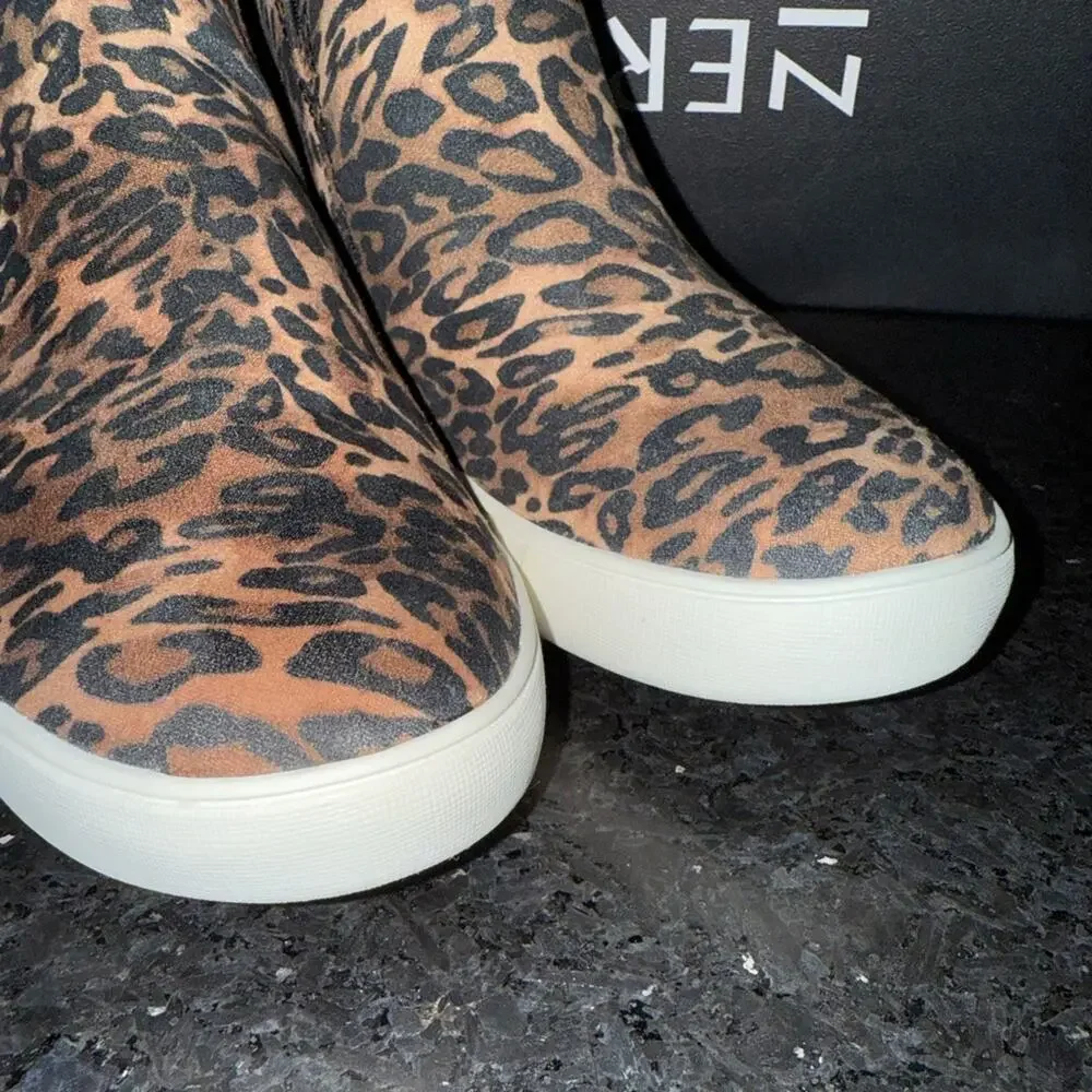 NEW NATURALIZER Leopard Print Miranda Booties High top Sneakers Zipper Side Sz 9